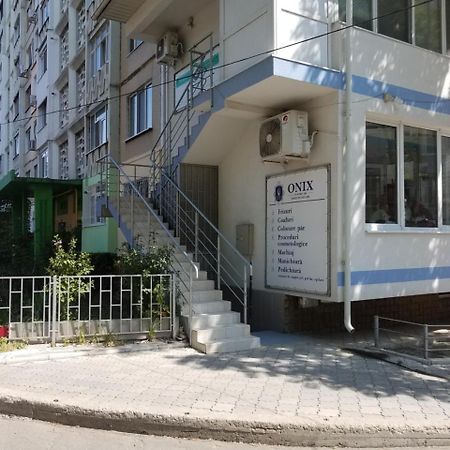 Apartment On Constantin Negruzzi Chisinau Ngoại thất bức ảnh