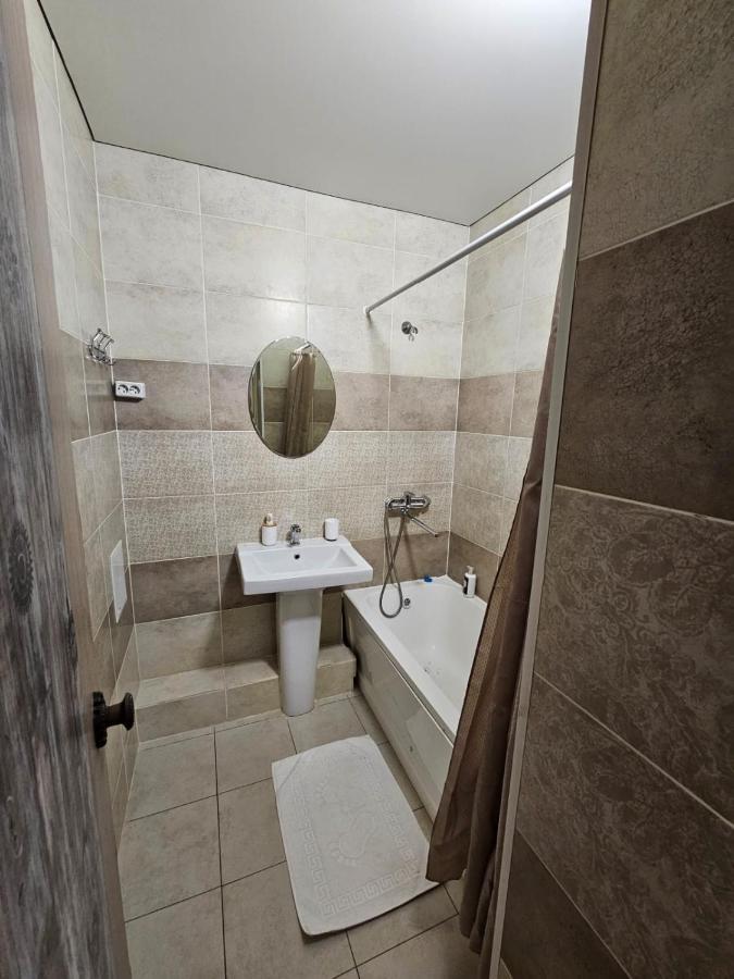 Apartment On Constantin Negruzzi Chisinau Ngoại thất bức ảnh